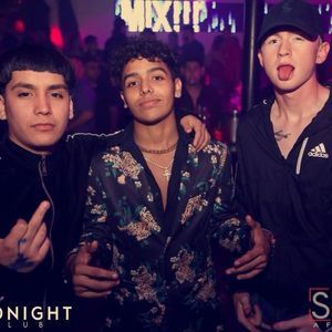 Meet your Posher, Max